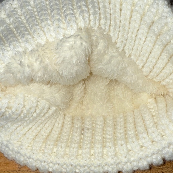 UGG Australia Cream Knit Pom-Pom Beanie - Picture 4 of 6